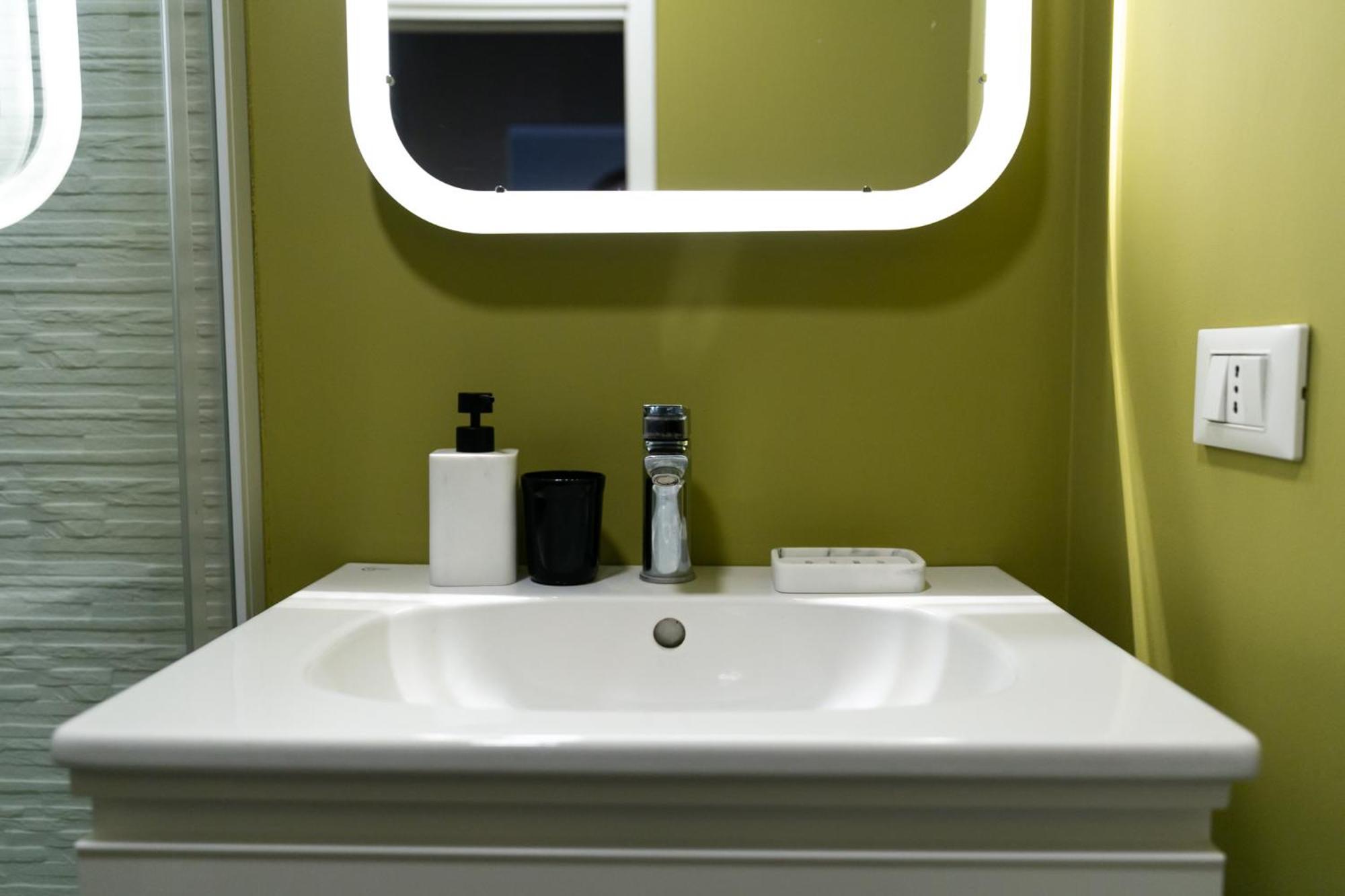 Appartamento Sweet House Deluxe Milano Esterno foto